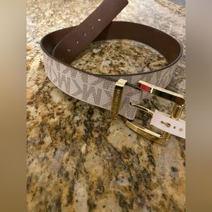 Michael Kors Medium belt